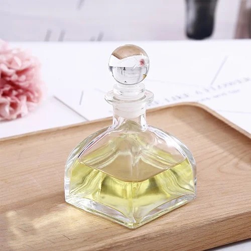 Chai thủy tinh tạo hình độc lạ CL04