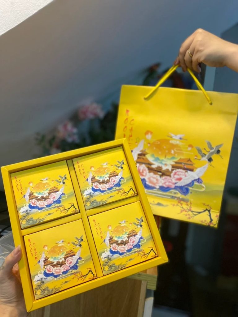 Hộp Trung Thu 4 bánh Moon Cake