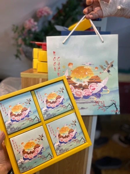 Hộp Trung Thu 4 bánh Moon Cake