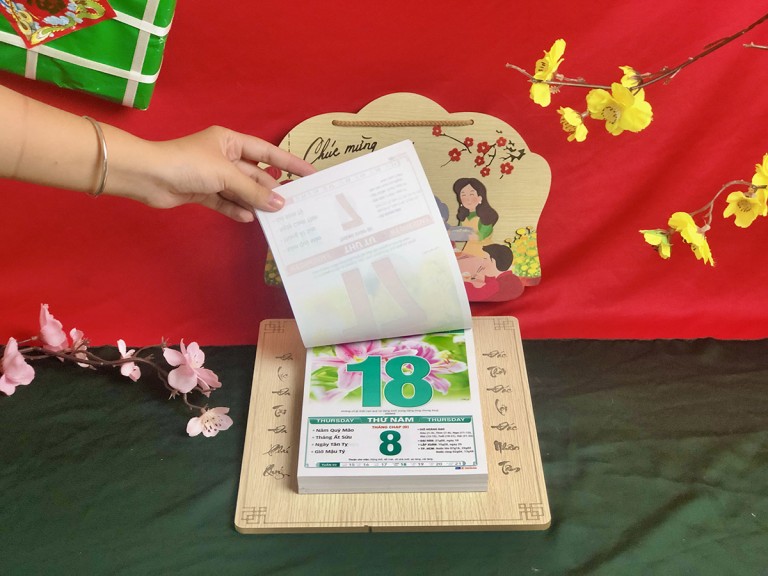 Lịch gỗ treo tường LT01