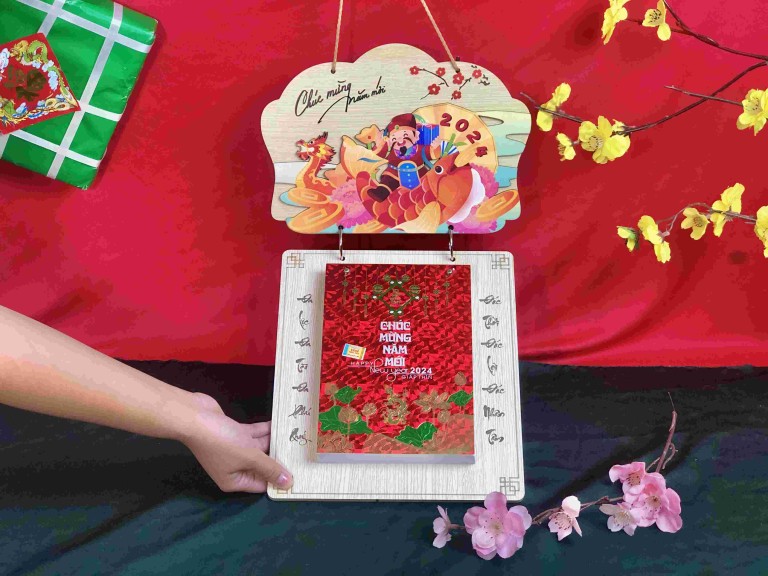 Lịch gỗ treo tường LT02