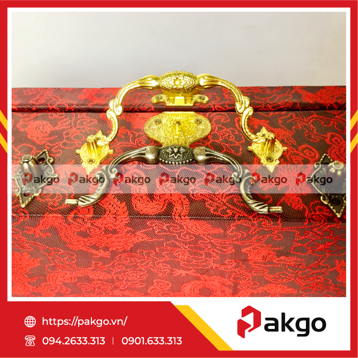 Phụ kiện quai xách đồng có hoa văn