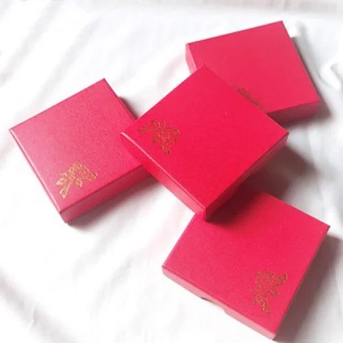 Vỏ hộp đựng vòng tay giấy đỏ TS29