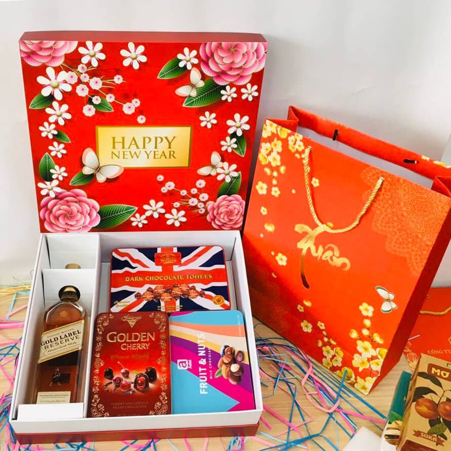 Hộp quà tết bán sẵn truyền thống Hộp quà tết bán sẵn truyền thống