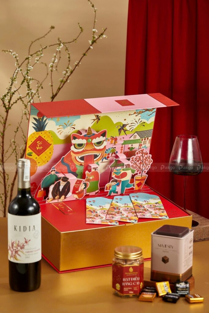 Mẫu hộp quà tết Phiên Chợ Tết thiết kế popup 3D đẹp mắt Mẫu hộp quà tết Phiên Chợ Tết thiết kế popup 3D đẹp mắt